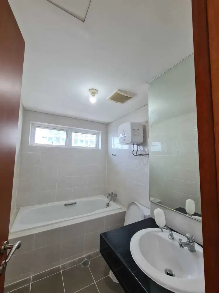 Condominium Greenbay pluit