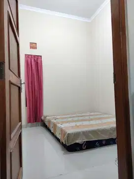 OBRAL RUMAH MURAH TERAWAT BISA NEGO HALUS DEKAT JL RAYA PIYUNGAN SLEMAN. JK10402