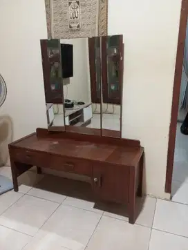 Meja rias jati antik