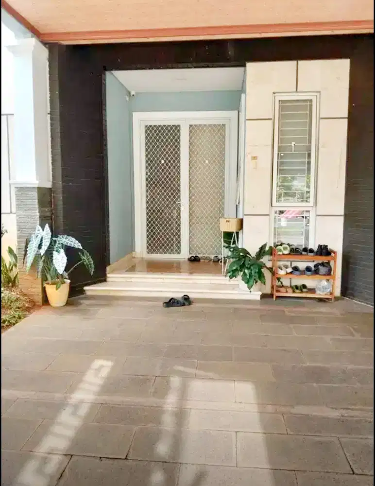 RUMAH FURNISH DEPAN TAMAN DI ALAM SUTERA SERPONG UTARA