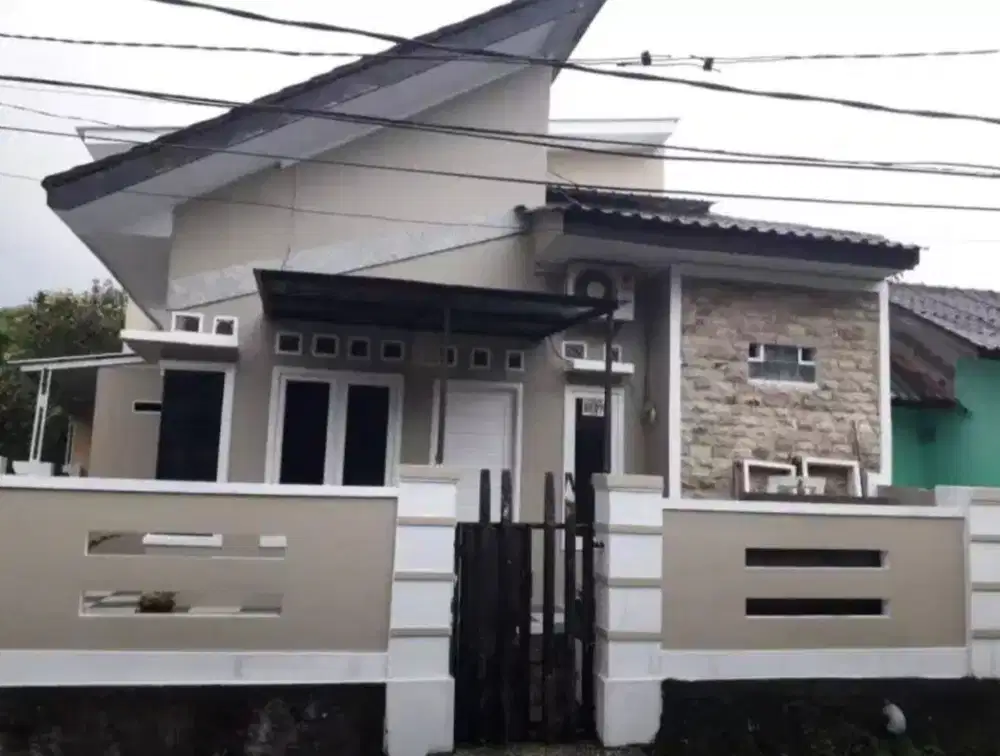 RUMAH HOOK DI JL MESJID AL LATIEF KADEMANGAN SERPONG