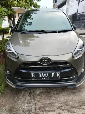 Toyota Sienta type Q