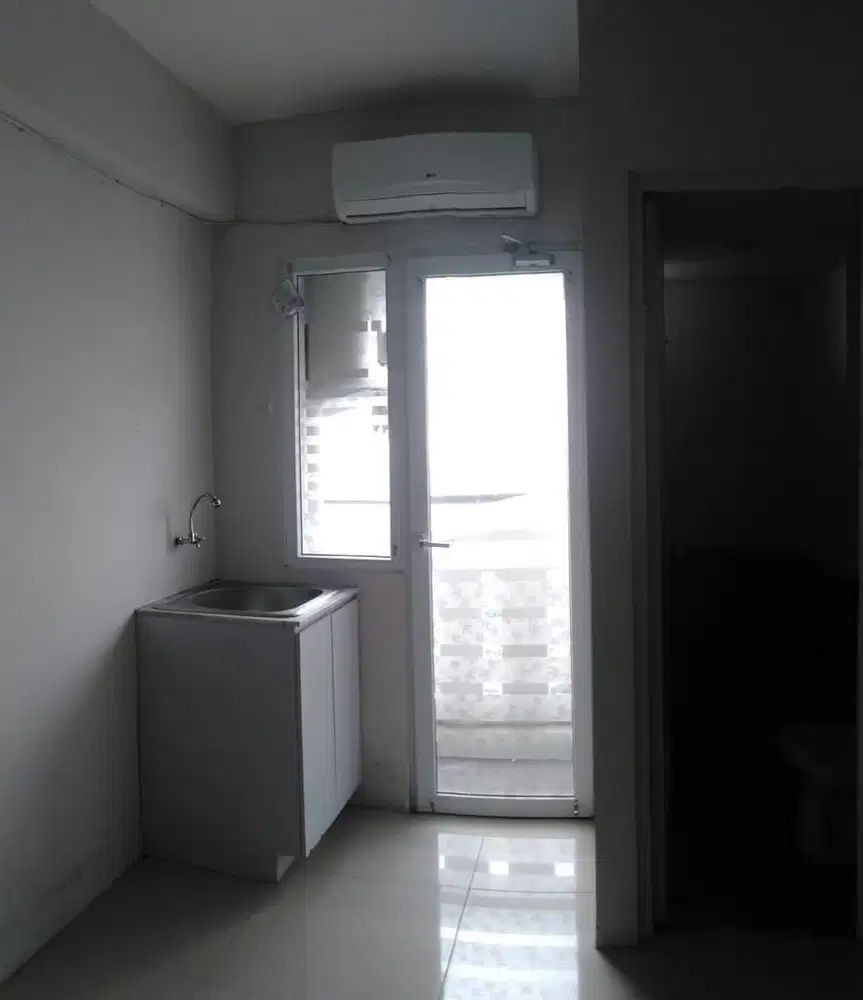 The green pramuka city apartemen studio kosong  sewa tahunan