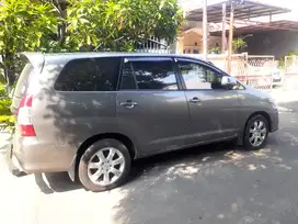 Toyota Innova 2010 Diesel AT