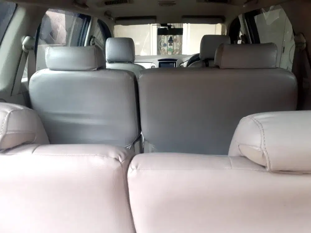Toyota Innova 2010 Diesel AT