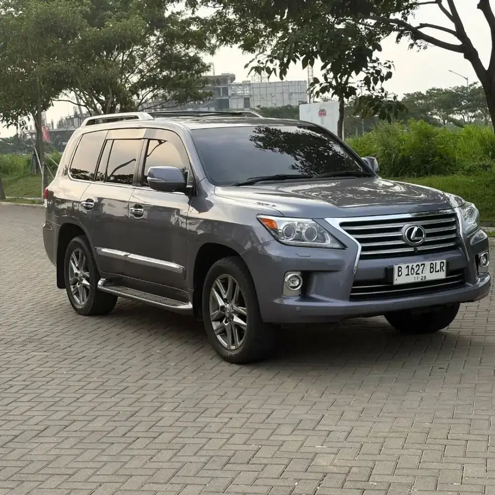 Lexus lx570 mulus terawat full original