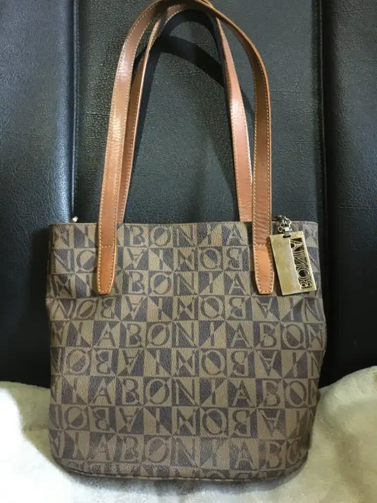 Tas wanita Bonia ori.masih mulus.