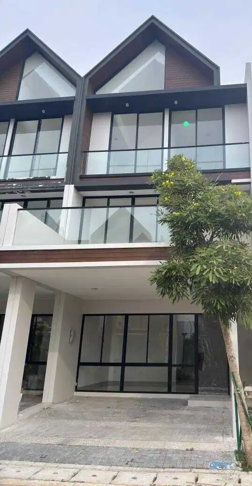 Rumah PIK2 Cluster Osaka Residence 3 Lantai Luas 6x10(60m2) For Rent