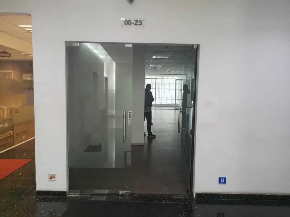 Sewa Kantor Semi Fitted Di wisma 77 Luas 277 sqm Jakarta Barat