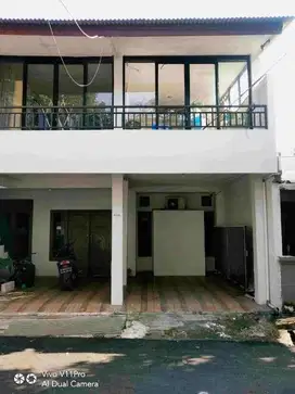 Rumah siap huni dalam cluster Lebak bulus
