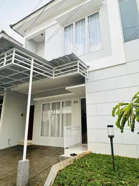 Disewakan Rumah 2 Lantai, Modern Minimalis Baru Renov. Cinere