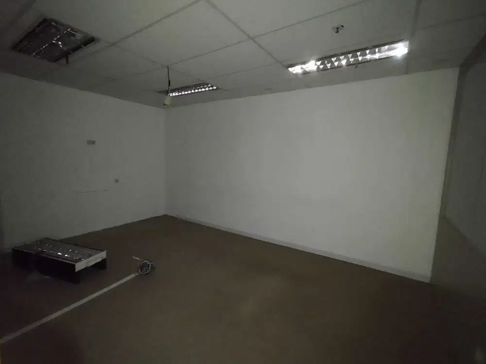 Disewakan kantor Luas 165 sqm Kondisi Partisi Casablanka jaksel
