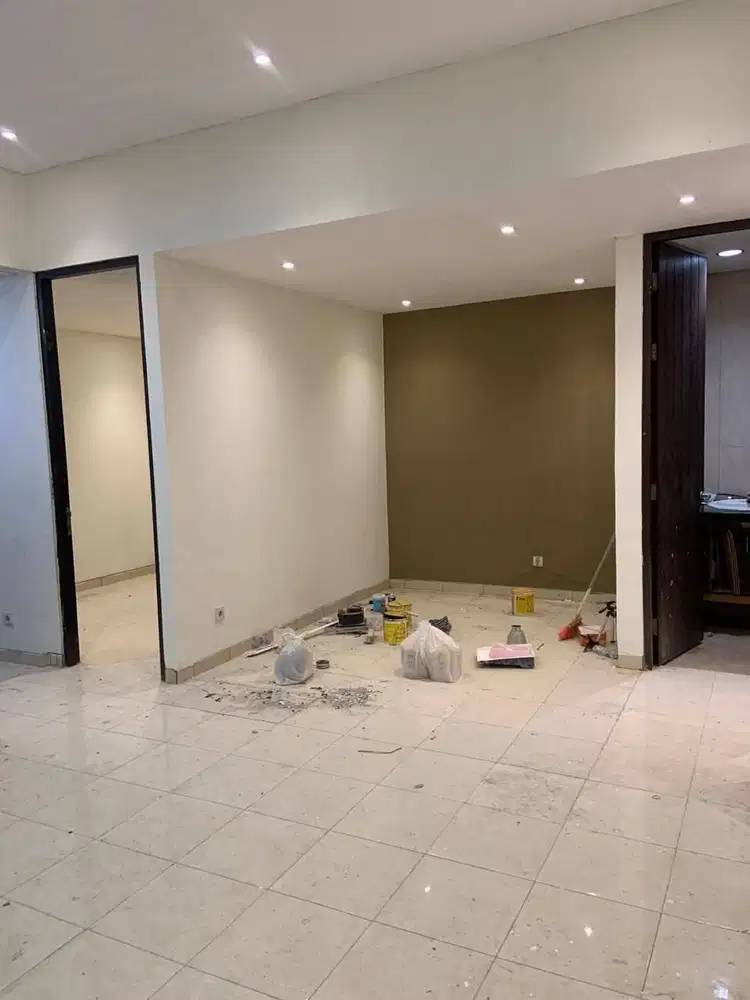 RUMAH 1 LANTAI DI CIBUBUR, SEMI FURNISHED SIAP HUNI.