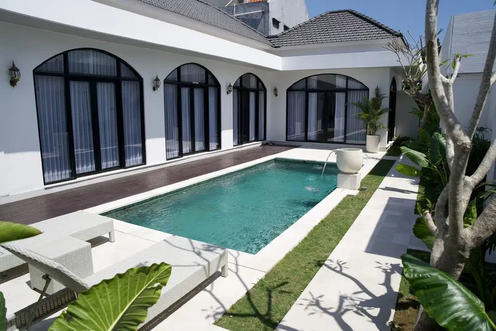 VILLA SIAP HUNI PRIVATE POOL FURNISH DI BUDUK DEKAT CANGGU
