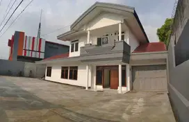 Di Jual Rumah Bangunan 2 Lantai di Mainroad Kopo Katapang Bandung