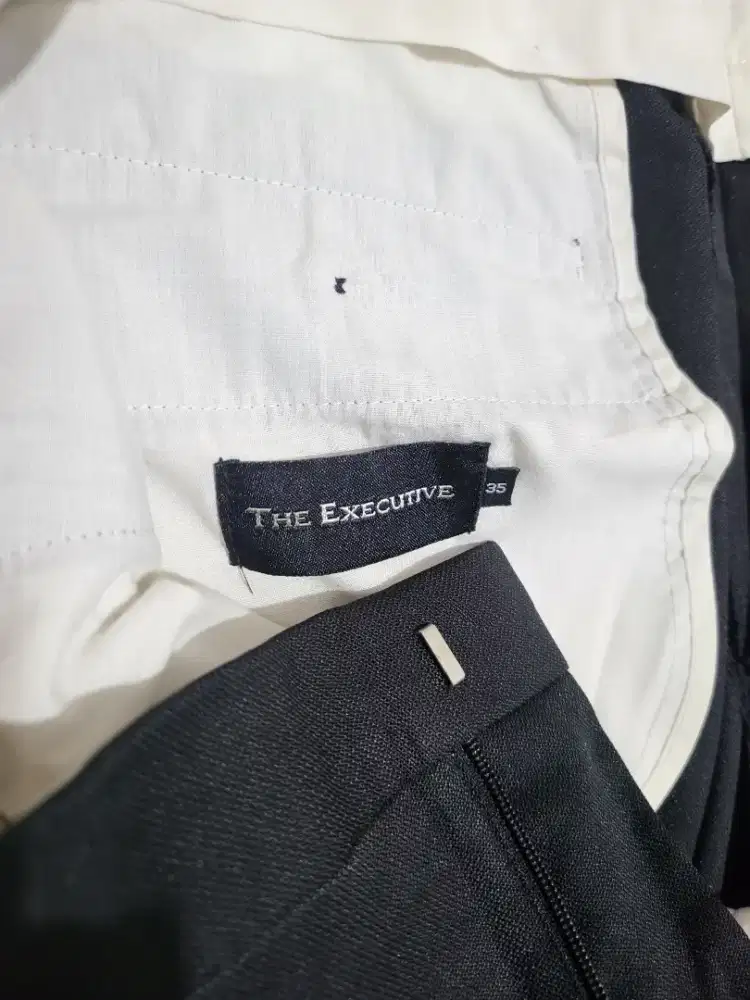 Celana laki laki merk the executive uk 35 hitam