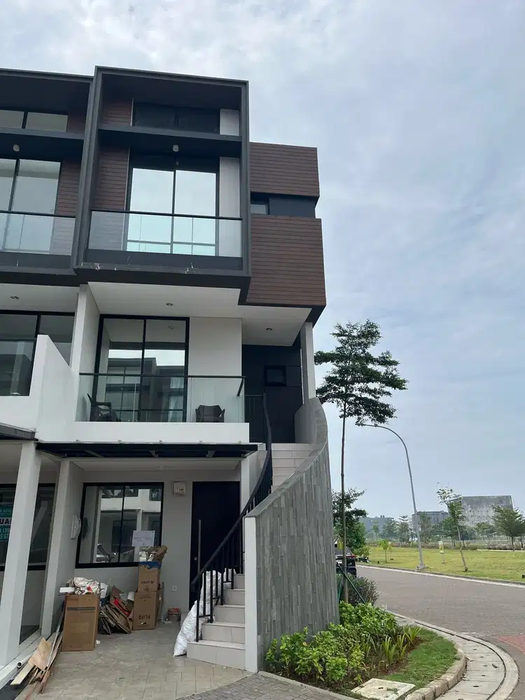 DiSewakan Rumah PIK 2 Golf Island 5x15 Lake View Furnished