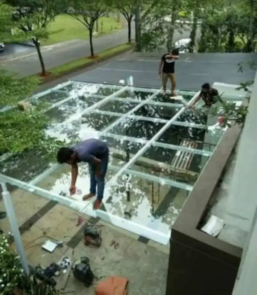 Kanopi kaca minimalis