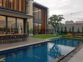 Dijual Rumah Super Mewah dengan halaman belakang danau, Cluster Lyndon NavaPark
