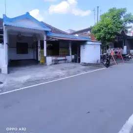 Rumah strategis siap huni Nusukan Bnajarsari Solo