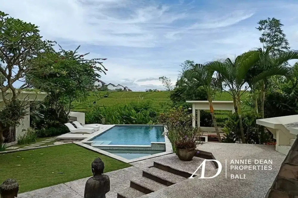 FREEHOLD TROPICAL DESIGN VILLA WITH A RICE FIELD VIEWS