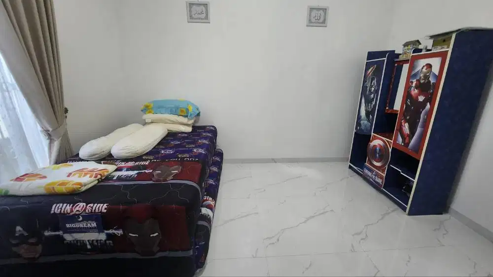 Jual 1 Set Perlengkapan Kamar Anak (Tempat Tidur, Lemari, Meja Belajar