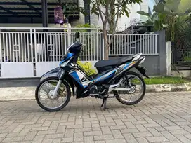 Honda Supra X 125 D, tahun 2010, warna hitam biru, orian, mulus pisan