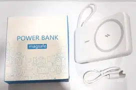 Power Bank 10000mAh Magnetic Wireless Charger dengan kabel C bawaan, m