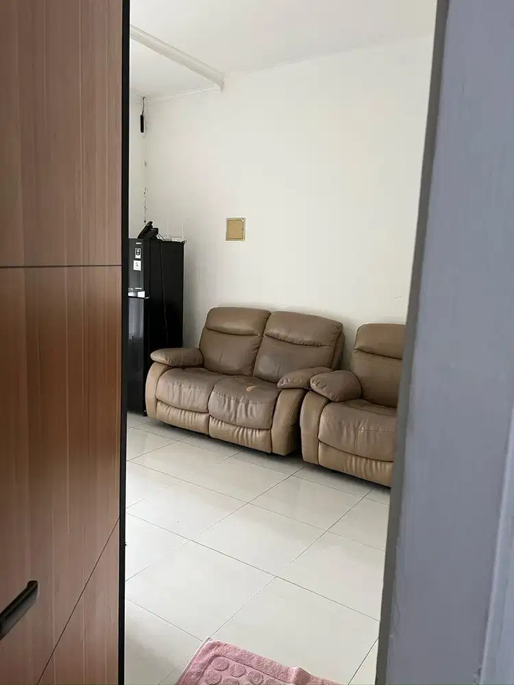 Dijual rumah siap huni lt.72m di Regency Melati Mas hg 900 jt