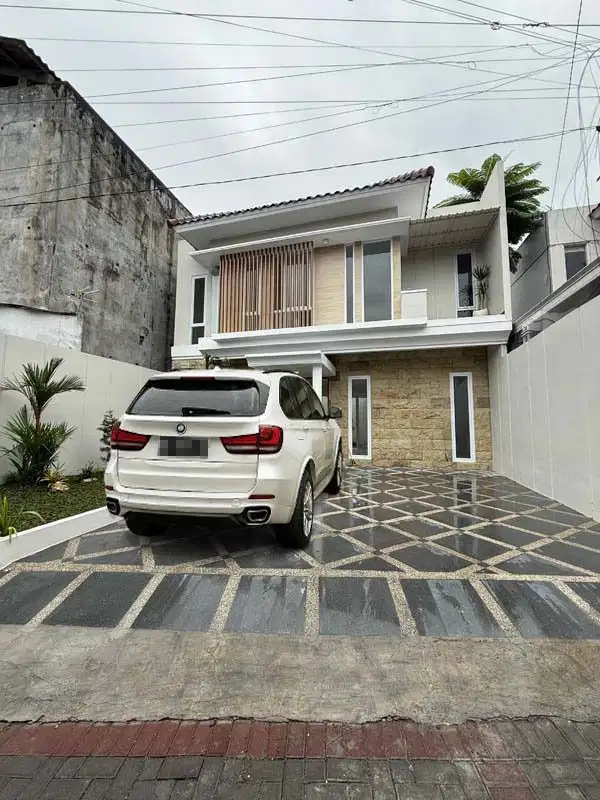 Rumah Exclusive 2 lantai dekat Hyatt Palagan