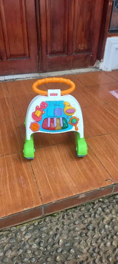 PRELOVED FISHER PRICE PUSH WALKER