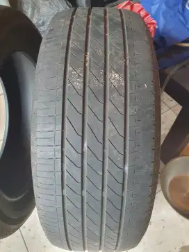 Dijual ban bekas bridgestone uk 215 x55 x17  th 21 kondisi masih bagus