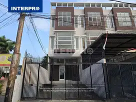Ruko 3,5 Lantai Dijual Duri Kepa Siap Pakai, Lokasi Strategis - 130m2