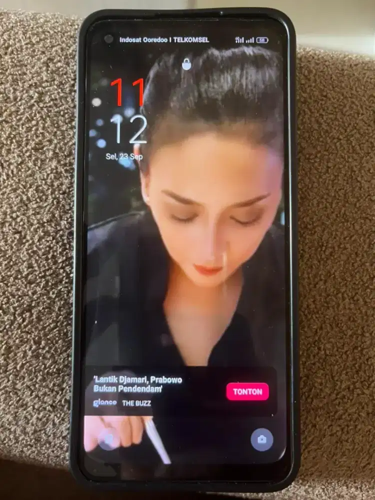 Hp Realme 8 5G wrna biru
