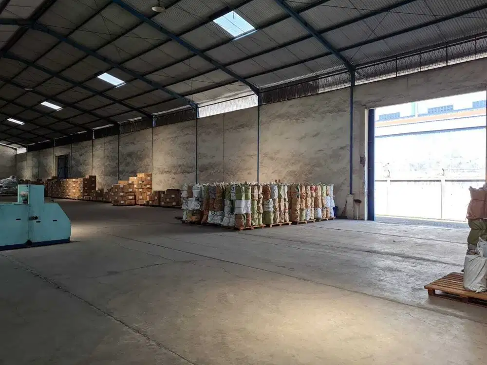 DIJUAL ATAU DISEWAKAN GUDANG RAYA WIYUNG