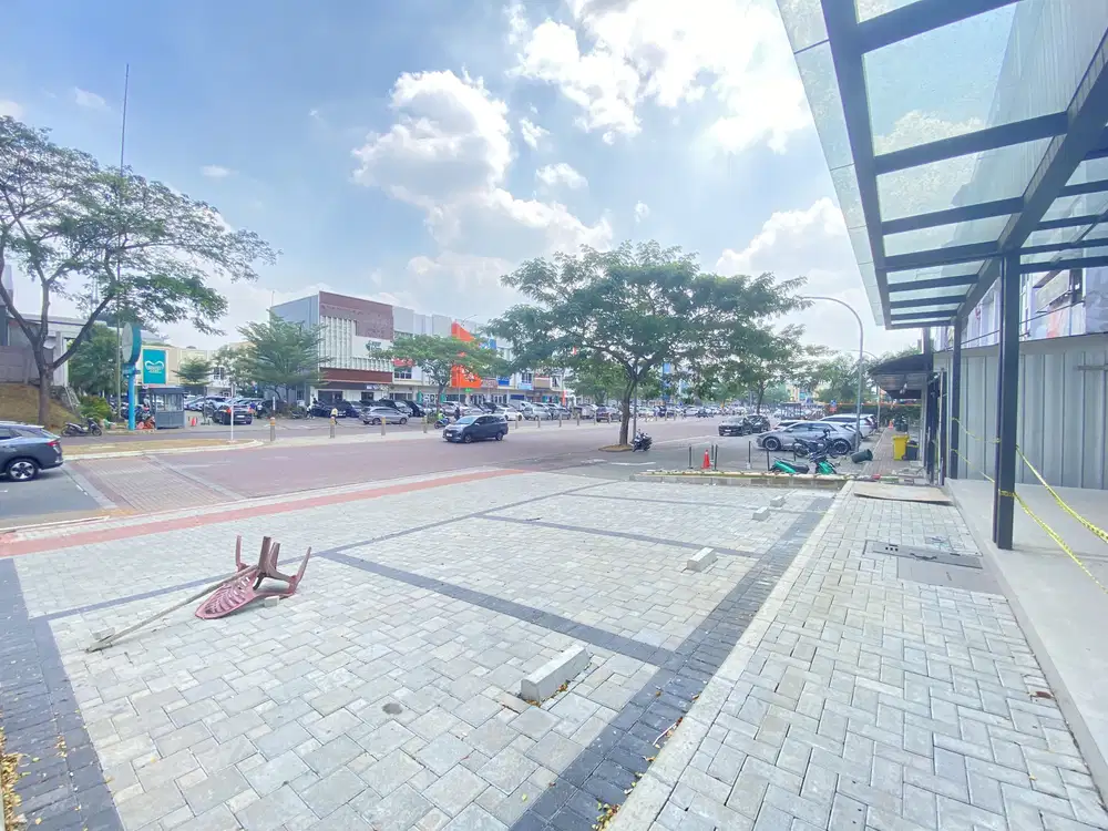 Ruko 3 Lantai Terlihat Dari Jalan Raya Gadin Serpong