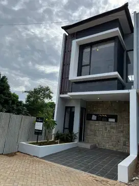 rumah 2 lantai SHM di sawangan