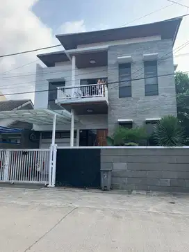 Dijual Rumah Hook Siap Huni 2,5 Lantai Semi Furnished di Perumnas Kara