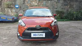 Pajak Panjang Toyota Sienta  1.5 V Bensin-AT 2017 Orange