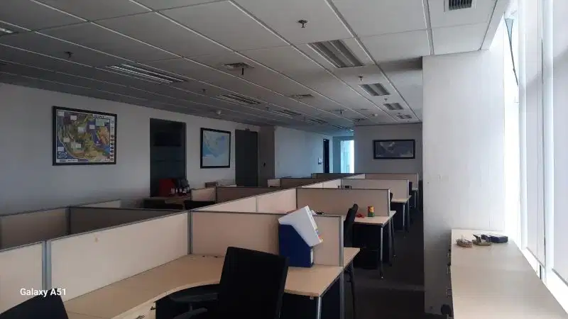 SEWA KANTOR DI JAKARTA BARAT SLIPI 400M² FURNISH 250k NEGO
