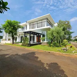 Dijual Rumah Mewah  View Golf Langka Cluster Crown Pondok Hijau Golf