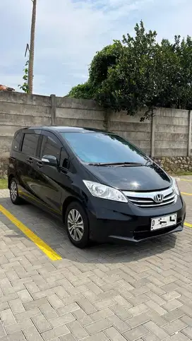 Honda Freed SD 2013 hitam mutiara
