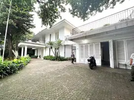 Dijual rumah Lux ada pool di Pejaten Barat