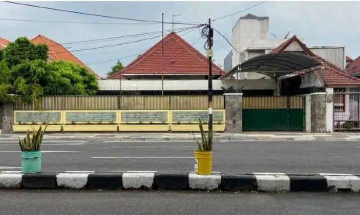 ‼️JUAL CEPAT‼️RUMAH DI JALAN BENGAWAN SURABAYA PUSAT