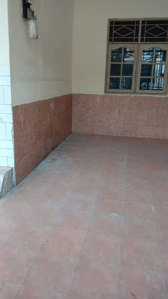 DiJual Cepat Rumah  di Jln Utama Cengkareng Jakarta Barat strategis