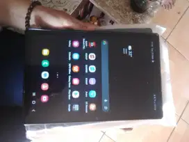 Tab samsung A8 dan case