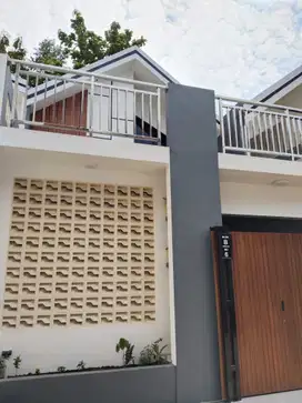 Dijual cepat rumah 2 lantai cantik istimewa cocok investasi