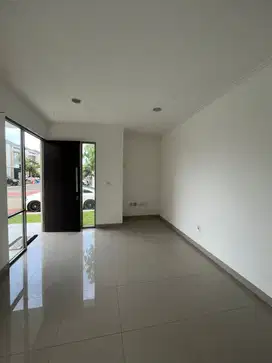 sewa rumah 2 lantai PIK 2 uk 8x10m kosongan posisi hook