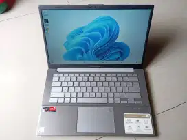 Asus Vivobook Go E1404FA 
amd ryzen 3 7320u ram8gb ssd512gb 14inch 