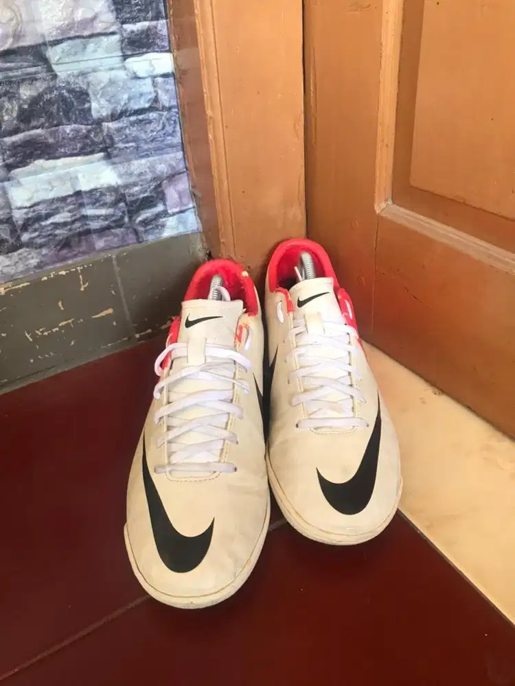 Sepatu Futsal Nike